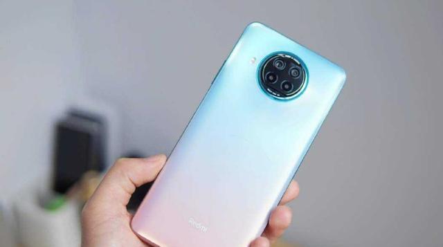 第一名|智能手机热卖榜出炉：Redmi收获第二和第三名，第一名意料之中