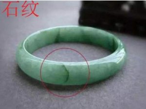 翡翠|如何分辨翡翠的纹和裂,有纹裂的翡翠值不值得购买?