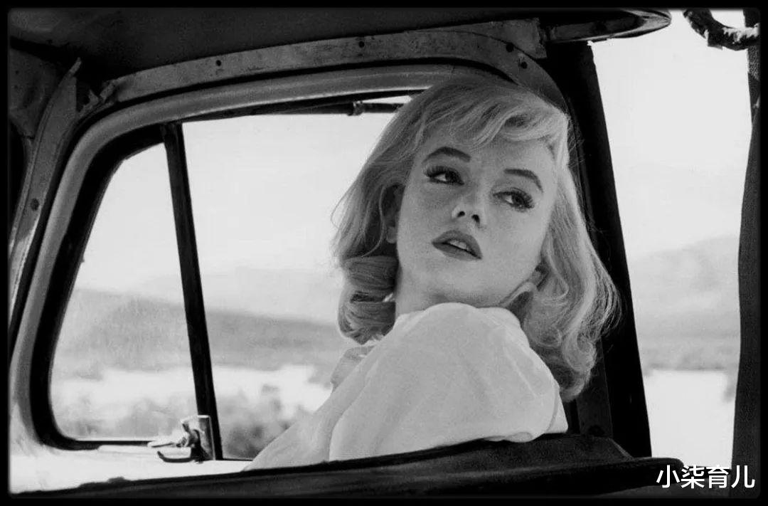 玛丽莲·梦露|被无数人「偷窥」裙底，性感女神的死亡谜团终于揭开了