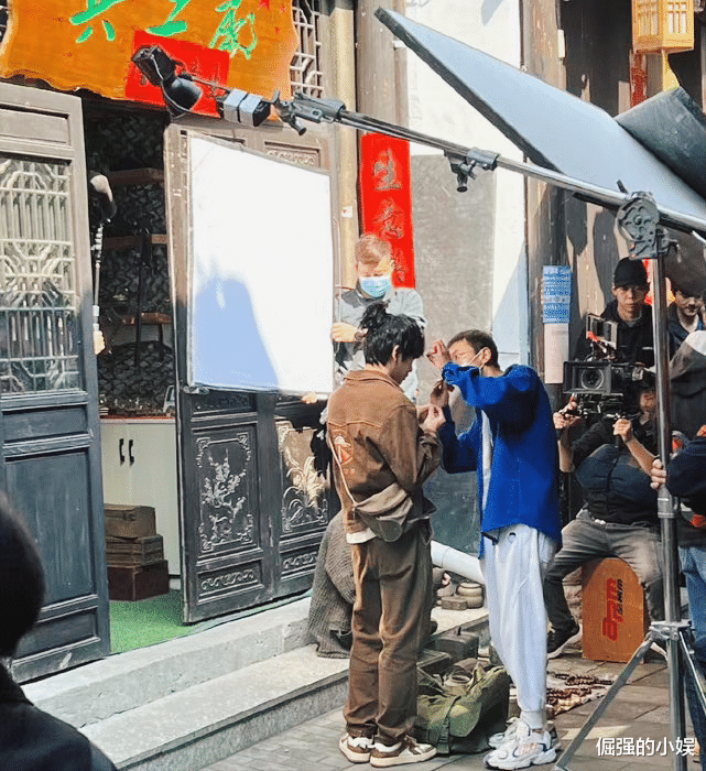 彭昱畅|彭昱畅拍摄《异人之下》路透曝光，清瘦了一大圈，尹正不会感到惭愧吗