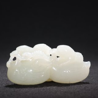 |清-和田玉鹅雕件。