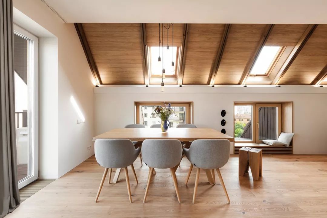 等我有钱了，一定要在屋顶凿洞装这种窗户！梦想照进现实，太完美