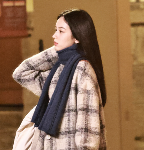 檀健次|《很想很想你》氛围感路透！周也气质出挑，檀健次侧颜梦回沈翊！