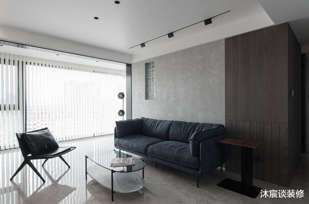 这对夫妻很理性,把家装成了简约风,没想到越是简单的装修越舒服