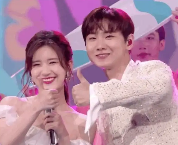 蒋欣|“被全网嘲讽太胖、实则本人超美”的女星,个个都被镜头害惨了