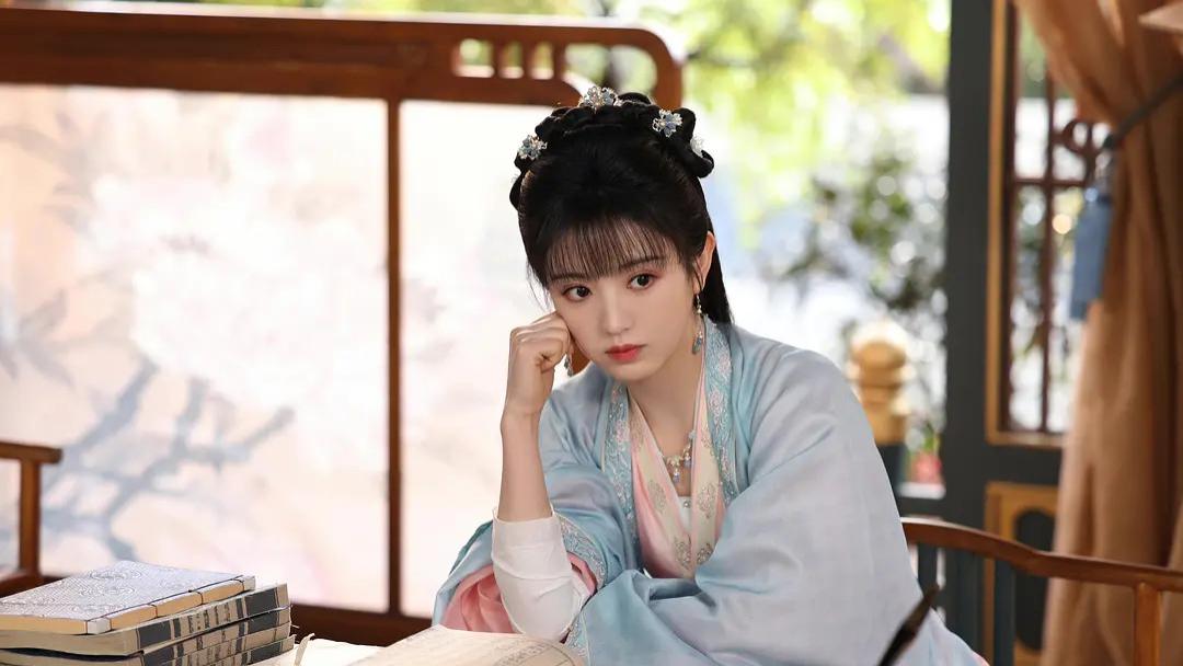 尹峥|新晋甜妹火炸了，马上冲击顶流？