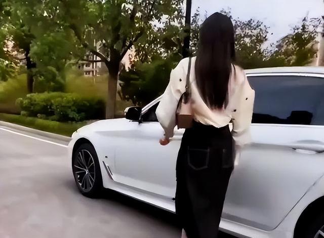 陈萌|违背大衣哥家规，陈萌动态带货秀情侣装，如今又公开喊话陈亚男