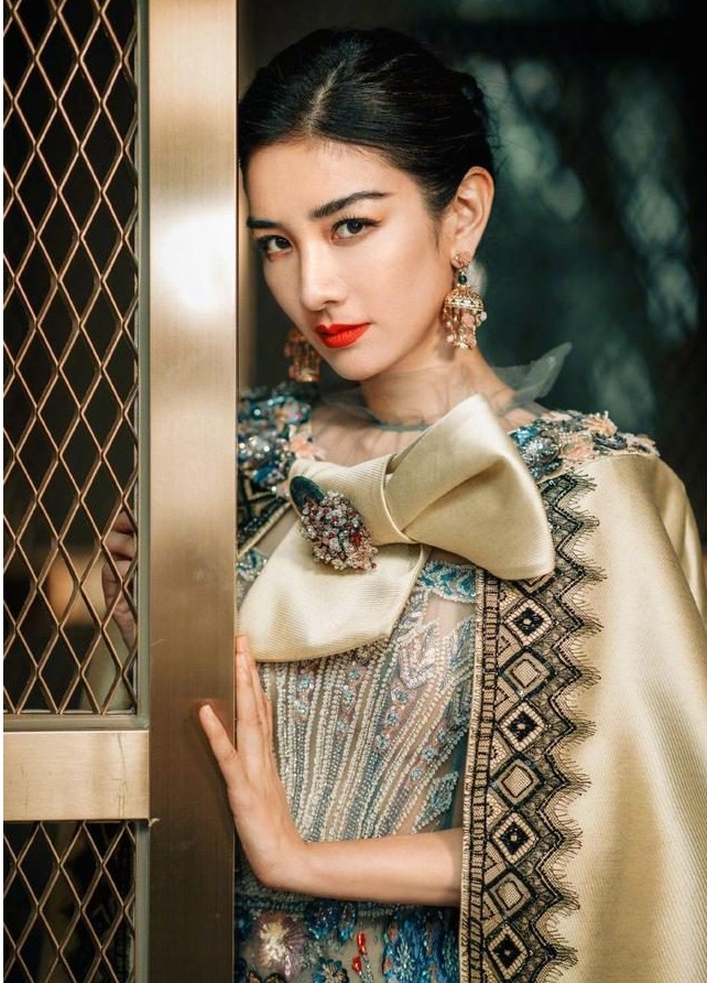 黄奕|黄奕两度闪婚闪离,如今却依旧拥有少女感