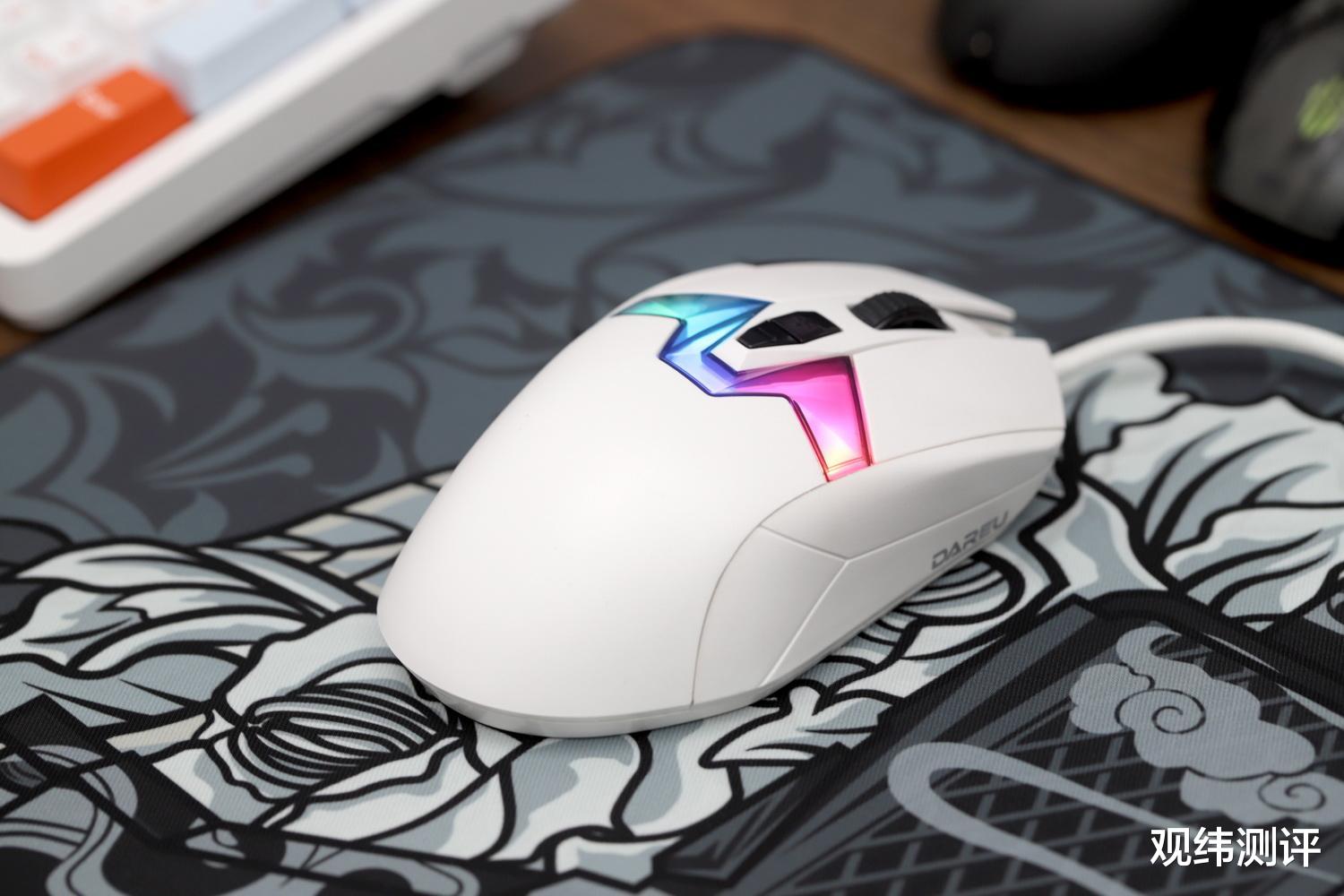 鼠标|不按套路出牌，达尔优的3395鼠标来了