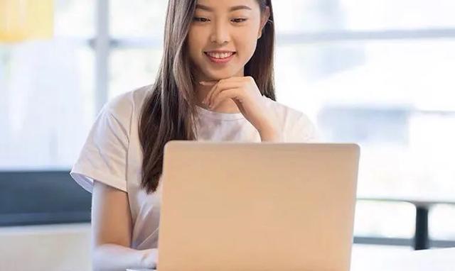 星巴克|他在淘宝给高管做职业规划，离职潮越汹涌他生意越好