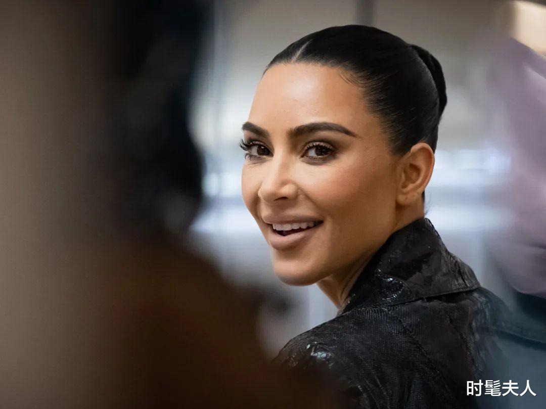 金·卡戴珊|“商战精英”金·卡戴珊:女人不够努力!挪挪屁股,都干活去!