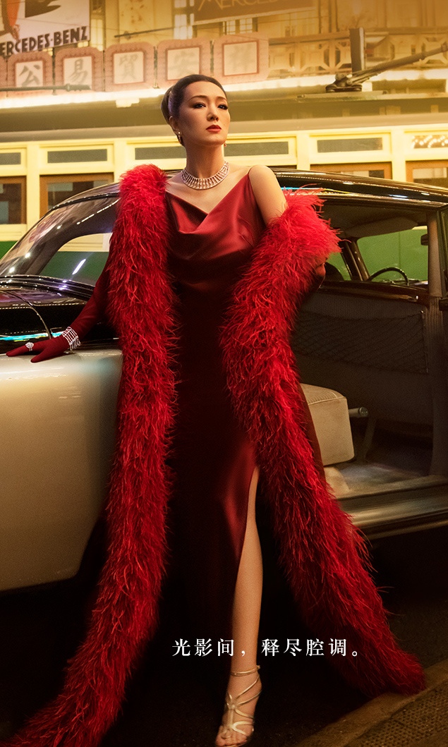 巩俐|57岁的巩俐复古红唇，气质迷人！网友：巩皇就是巩皇！
