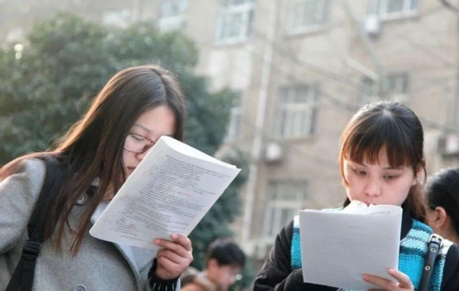 特岗教师|特岗教师招聘8万人,工资高于普通教师,专科就可报考不限专业