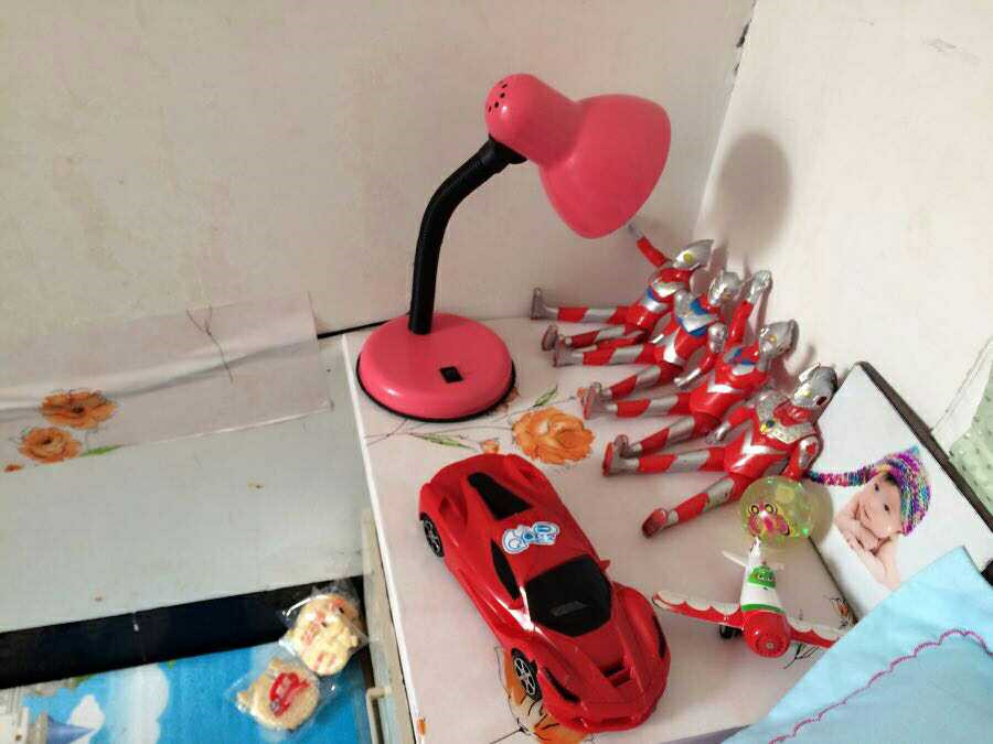 裸婚5年还在租房,厨房巴掌大,洗衣机放卧室,冰箱估计你都没见