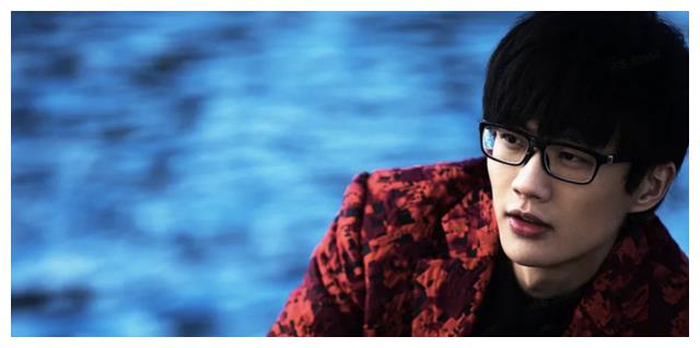 殷桃|许嵩他官宣恋爱，全网陷入回忆杀