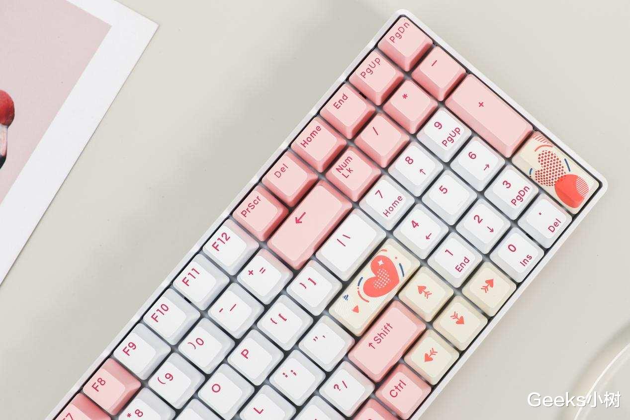 母亲节快到了，献给老婆的礼物，达尔优糖果粉外设套装值不值