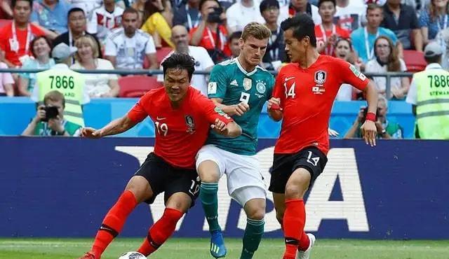 韩国队|上午9点！韩国媒体最新报道引爆争议，球迷怒骂：韩国足球太不要脸了