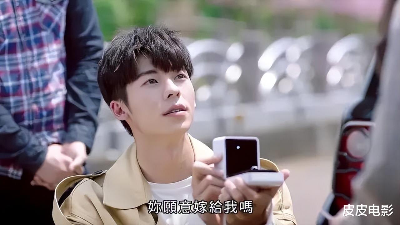 黄雨萱|打破10项影史纪录,正面硬刚《阿凡达2》,这片拍出了华语片良心