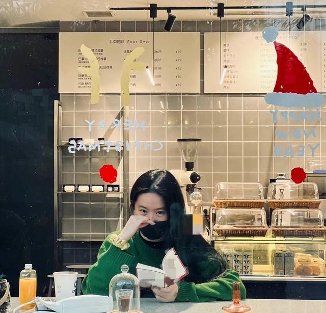 刘亦菲|刘亦菲晒个人美照!34岁状态依旧在线,宛若大学生!