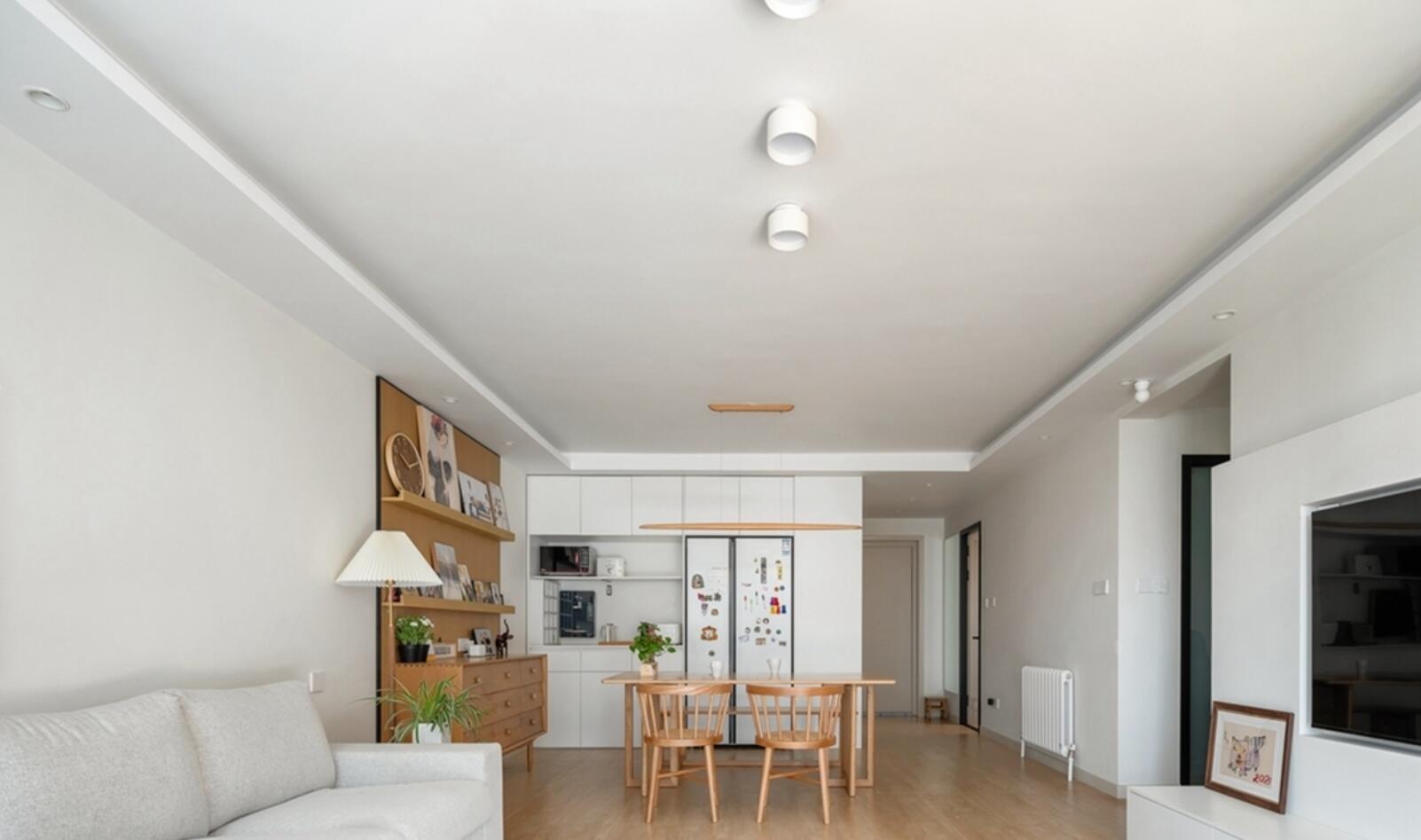 玄关一定要隔断?她直接规划出一个储物间,反而更加实用