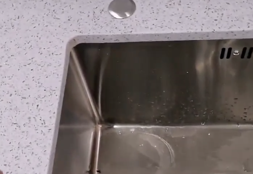 厨房洗菜盆的正确安装方式,你家做对了么?