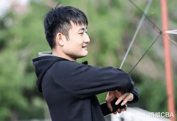 付豪|CBA三消息：辽宁神射合同到期，付豪已兑现承诺，CBA超外拒绝邀请