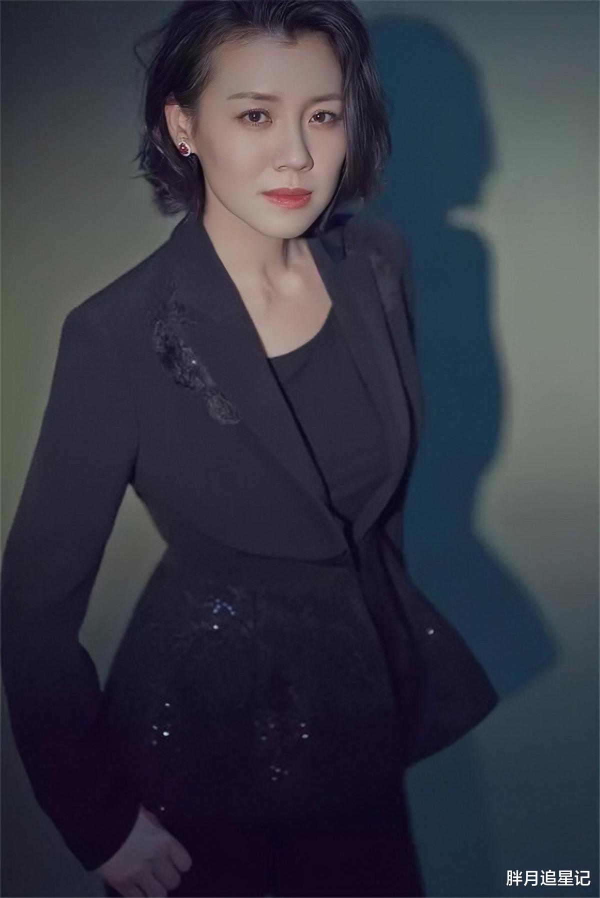 刘琳|刘琳：25岁爱上大15岁导演，被抛弃后相亲嫁穷小子，今幸福美满