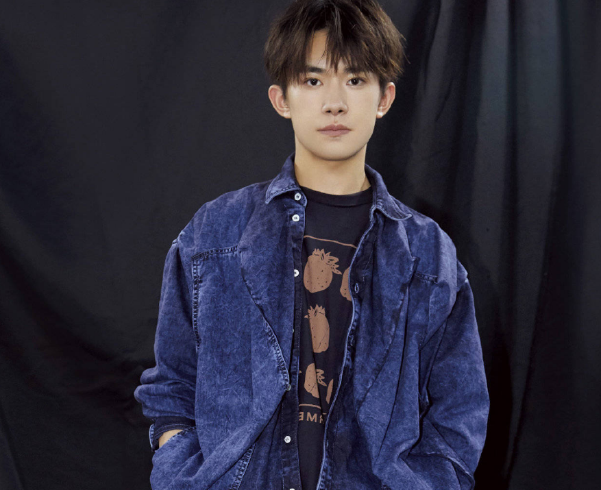 满江红|《满江红》：易烊千玺抛下偶像包袱，饰演“三舅”人狠话不多