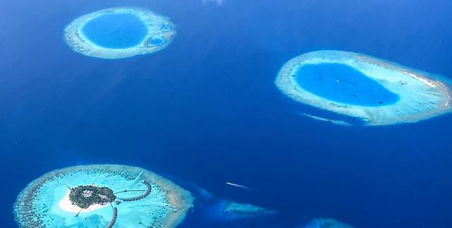 马尔代夫|一千多个岛屿,每年吸引游客120万,马尔代夫为何旅游业发达?