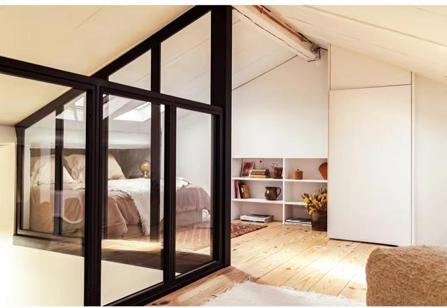 34岁巴黎女主家,温暖棕色调与慢生活,让我看见了岁月静好的样子