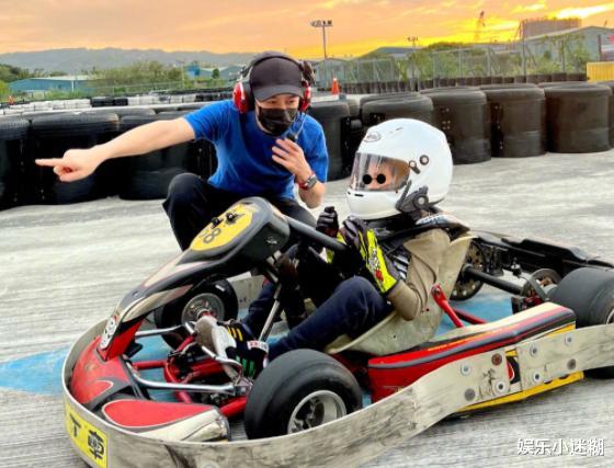 林志颖|林志颖父子车祸原因曝光，特斯拉客服回应了！网友：说跟没说一样