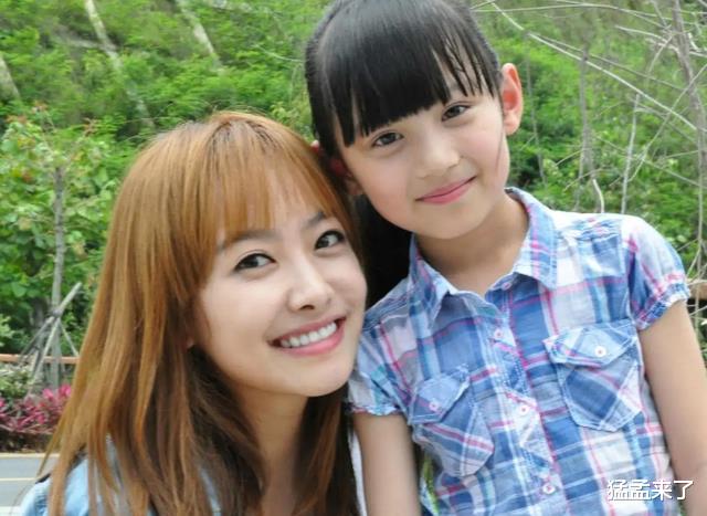 宋茜|宋茜线下活动被拍，35岁生图引关注，网友：明星就是不一样