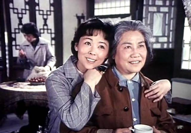 王芳|导演刘尚娴:《英雄儿女》的女主,获巴金认可,与王芳相互成就