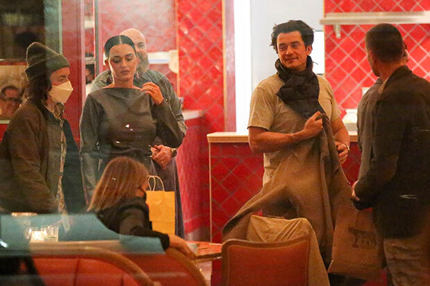 凯蒂·佩里|凯蒂佩里为奥兰多布鲁姆庆生，二人恩爱有加，即将举办婚礼