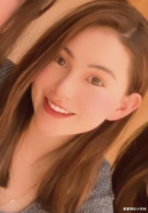 昆凌|昆凌怀孕6个月，周杰伦带她逛街，挺着大肚子的昆凌孕样十足