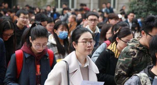 杭州|广东小县城事业编招录,810位名校硕博生报考,看完年薪就懂了