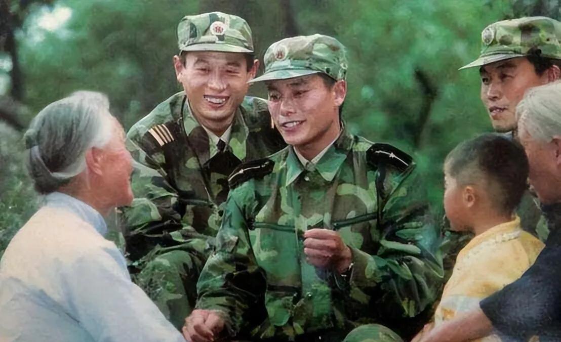 29年前,那个1对4勇斗歹徒,身中14刀的英雄徐洪刚,如今怎样了?