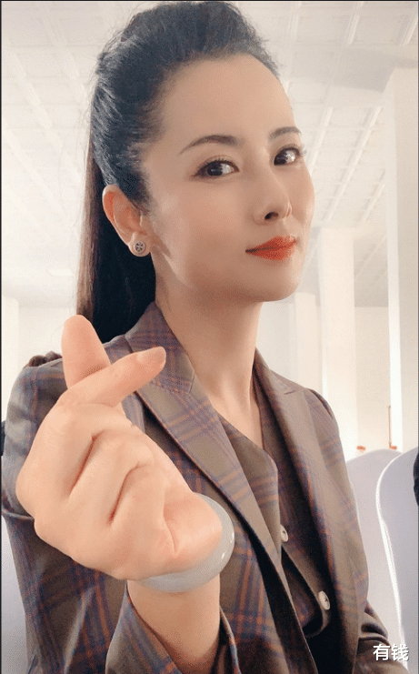 杨明娜|“最美师娘”杨明娜：与田亮结婚育有一子，3年后离婚反遭控诉