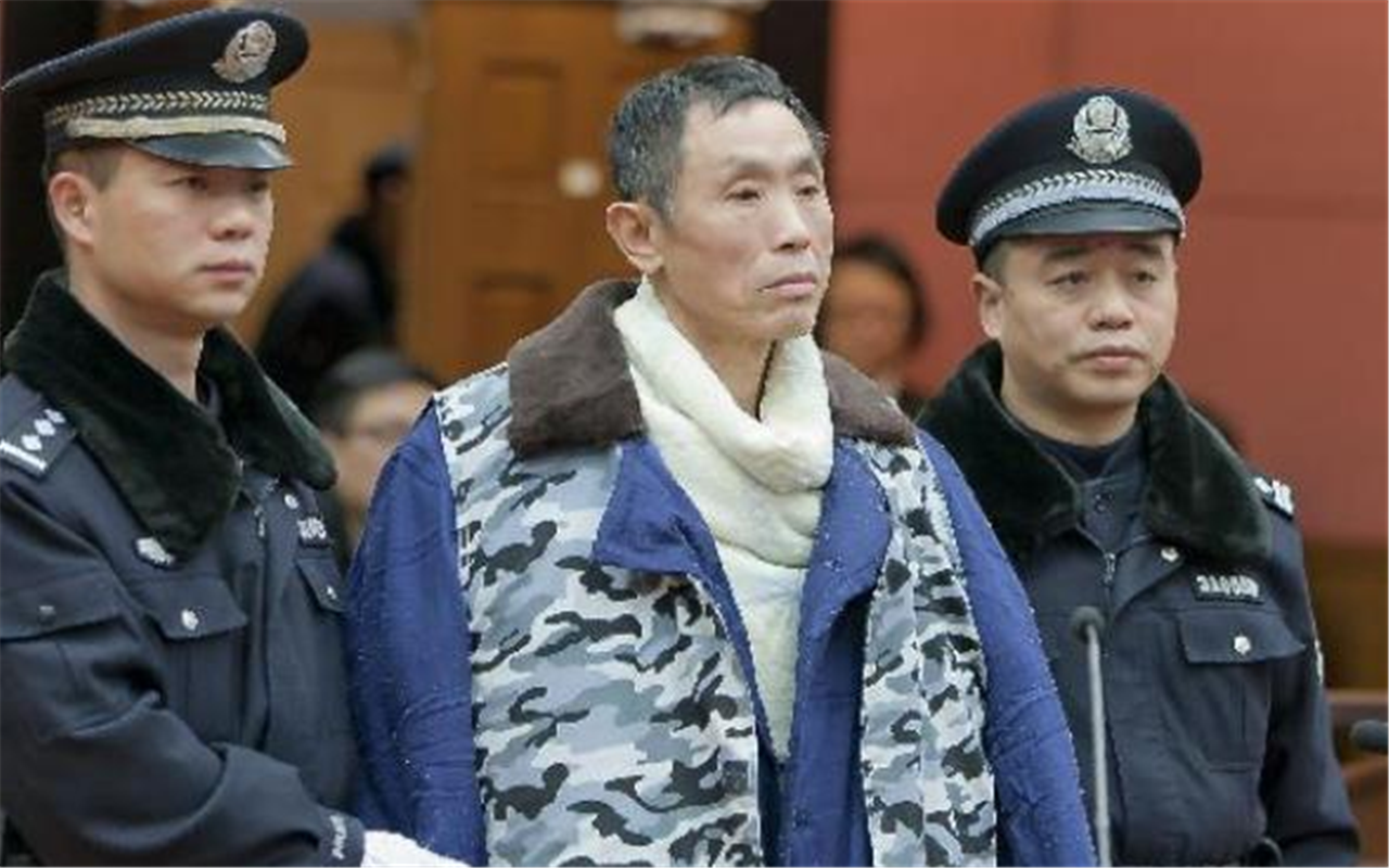 上海某化工厂杀人惨案！因合同上一句话，凶手举起猎枪连杀6人