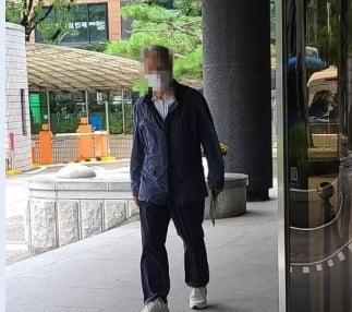 朴修弘遭亲哥骗光七千万财产!一个人养全家,上庭仍惨遭父亲打伤