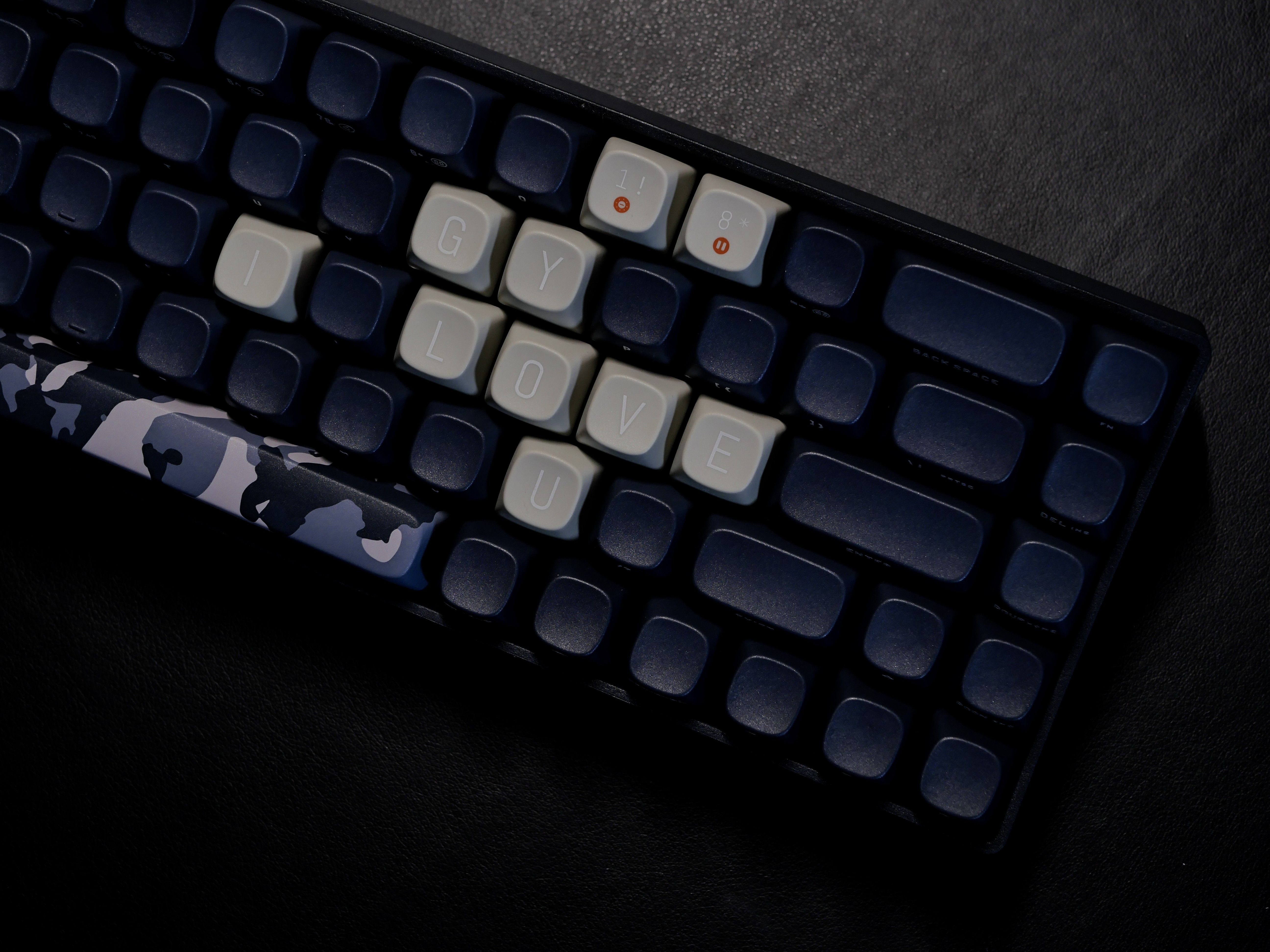 暗夜|送给男生的第一把机械键盘——洛斐小翘68键暗夜蓝