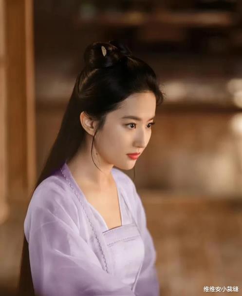 刘亦菲 刘亦菲的状态绝了,出道20年,凭颜值依旧登上热搜,美得不像话