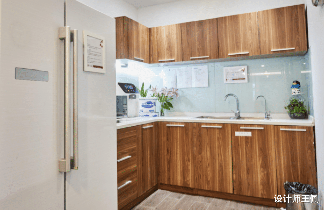 冰箱结冰太厚别铲!用1个塑料瓶解决,冰块哗哗掉,真的太厉害了