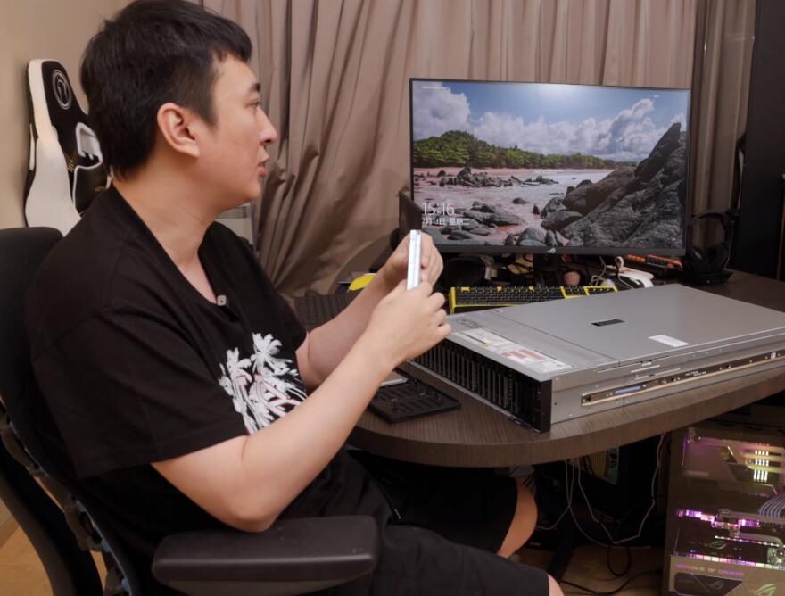 王思聪|王思聪百万配电脑后续,网速6.79G每秒,几分钟下完赛博朋克2077