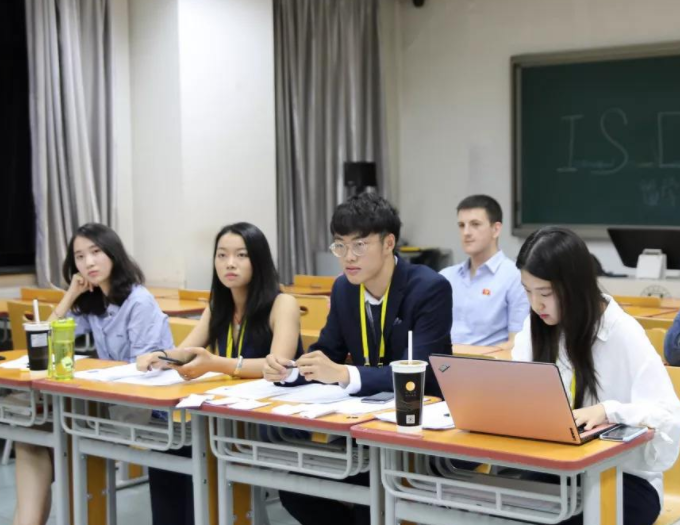 华为|“发展迅猛”的华为招聘了，岗位多待遇优厚，学生们不要错失良机