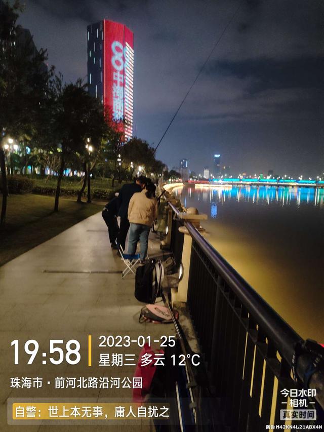 鳊鱼|小鱼群里的巨物，钓友这次超威武