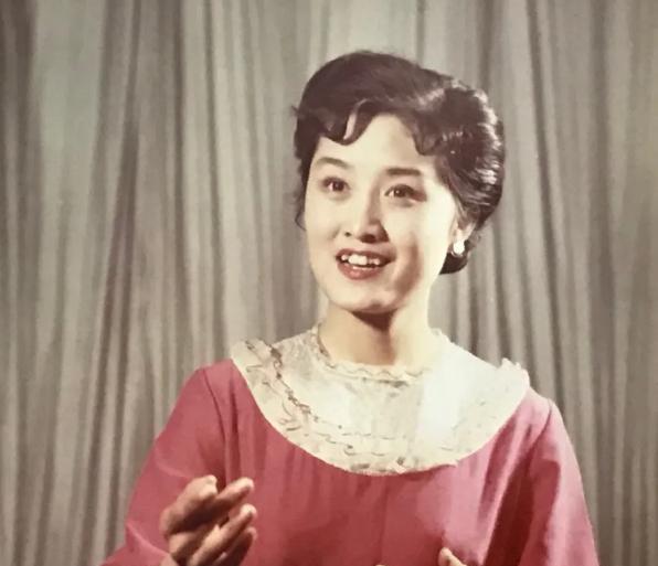 姚贝娜|姚贝娜:33岁遗憾离世,无私捐献了眼角膜,为何拒绝做化疗?