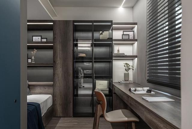 发现一位IT男的家,宅男的家可真酷,精致的让很多女生汗颜