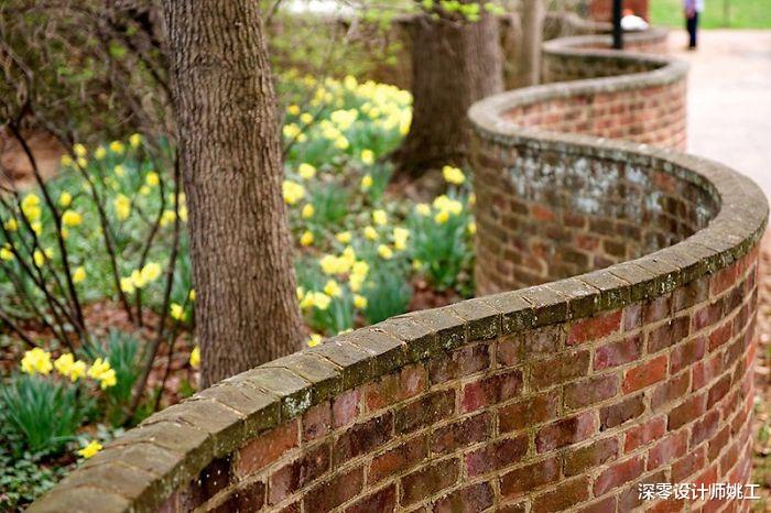 院墙砌成波浪状,看完这4个优点后,发现被人喜欢不是没有原因的