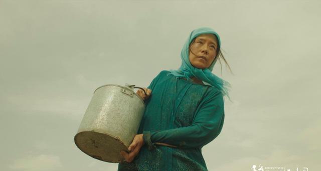 李玟|百花奖：李玟唱歌跑调，沈腾0票惹争议，贾玲获奖张小斐哭了